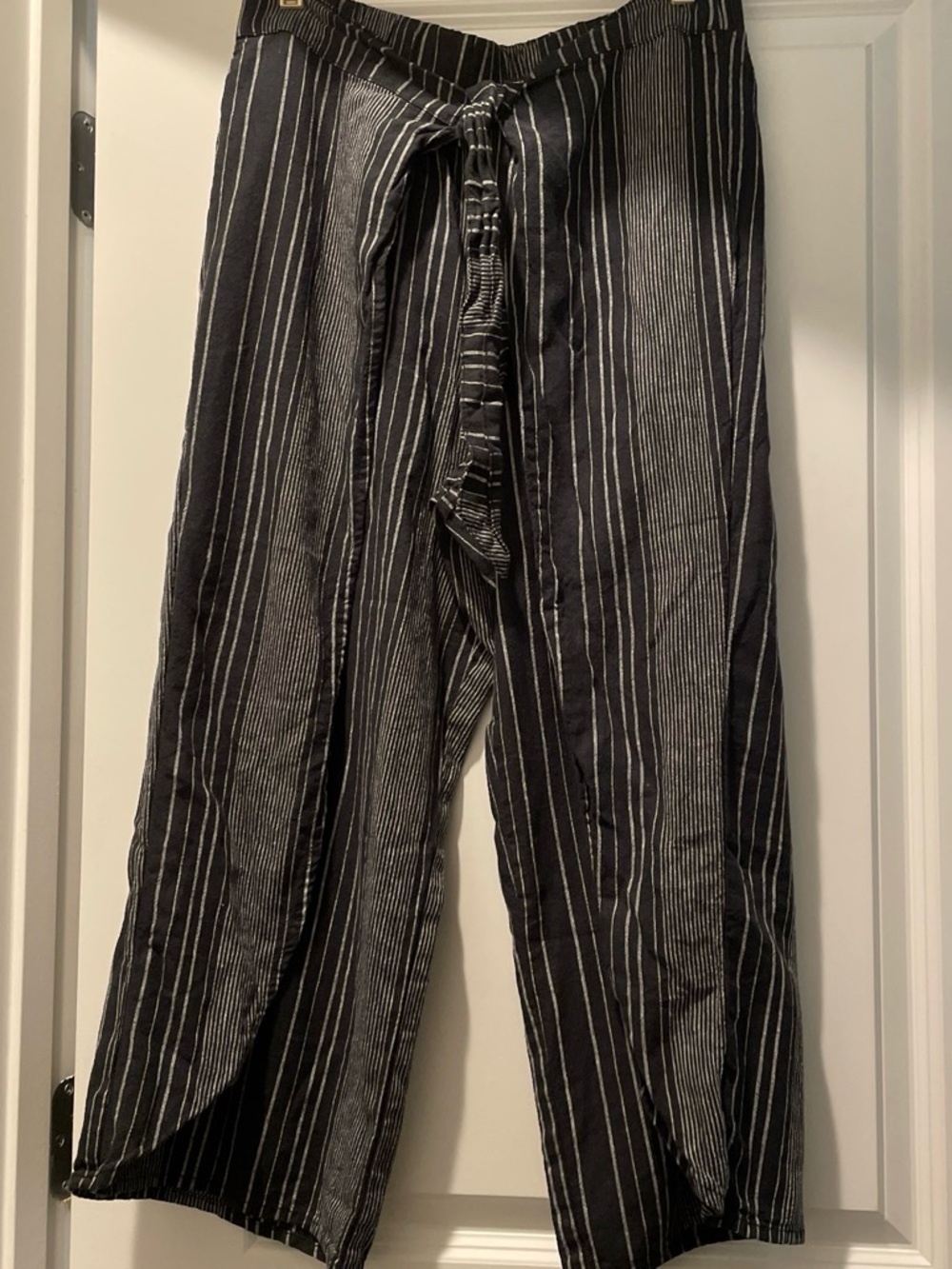 Maurice’s Flyaway Wide Leg Pants Size 16 Black White Stripes Boho Ankle Cropped